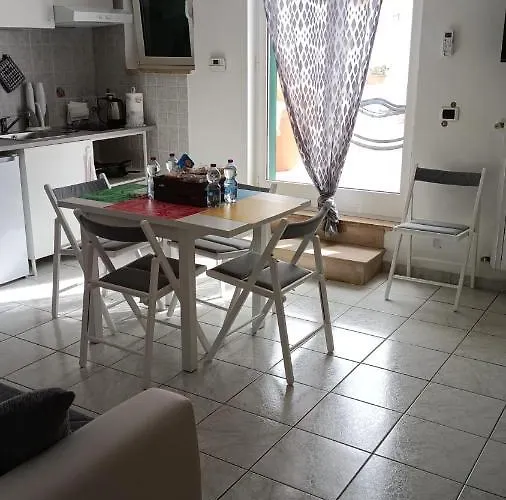 Relux Bed and Breakfast 4*